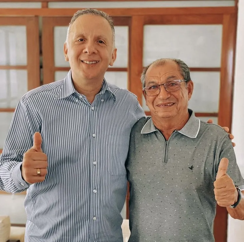 Roberto Feliciano (direita) com o deputado Aguinaldo Ribeiro, de seu partido. Foto: reprodução do Instagram 